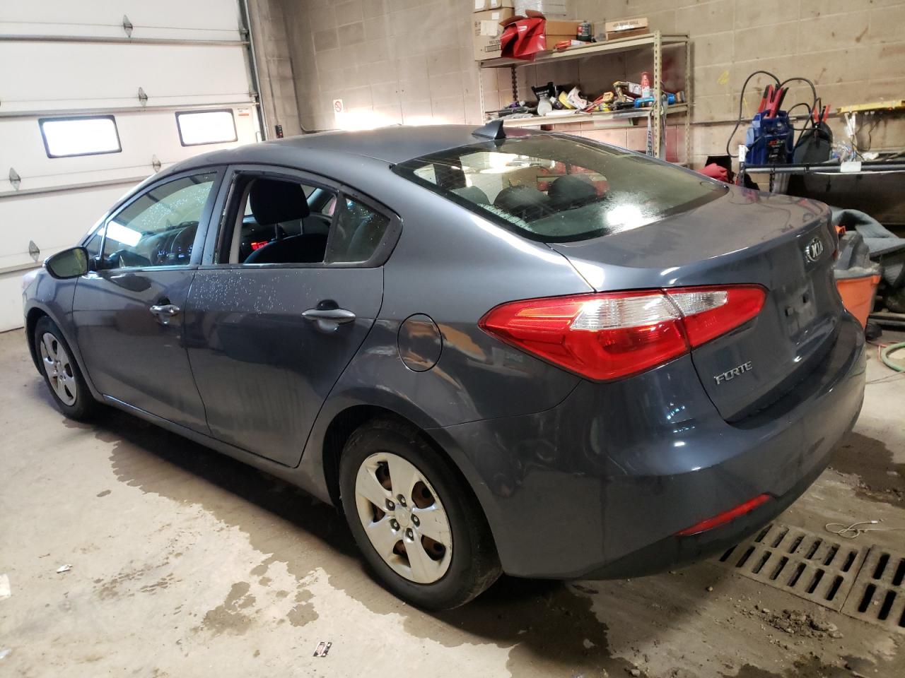 Изображение 2 2015 KIA FORTE LX 2015 с VIN KNAFX4A67F5373335