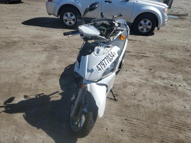 Изображение 2 2016 KYMCO USA INC PEOPLE GT 2016 с VIN RFBBFM299GB440133