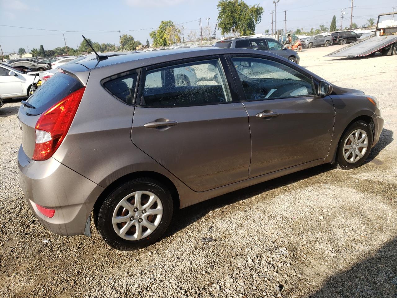 Obraz 3 z 2013 HYUNDAI ACCENT GLS 2013 z VIN KMHCT5AE1DU117074