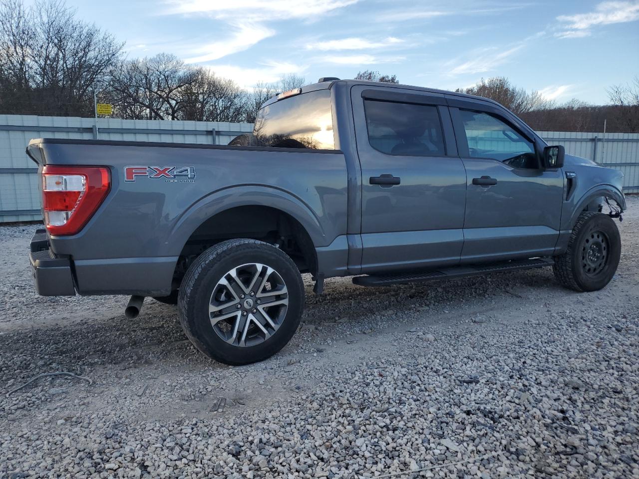Image 3 of 2022 FORD F150 SUPERCREW 2022 with VIN 1FTFW1E53NKD33033