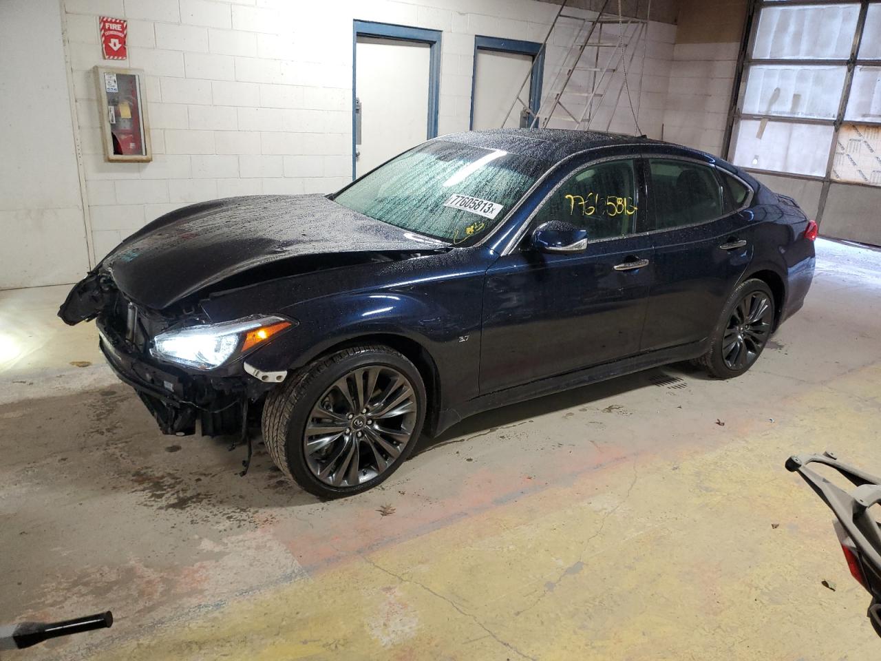 Изображение 1 2018 INFINITI Q70 3.7 LUXE 2018 с VIN JN1BY1AR1JM220121