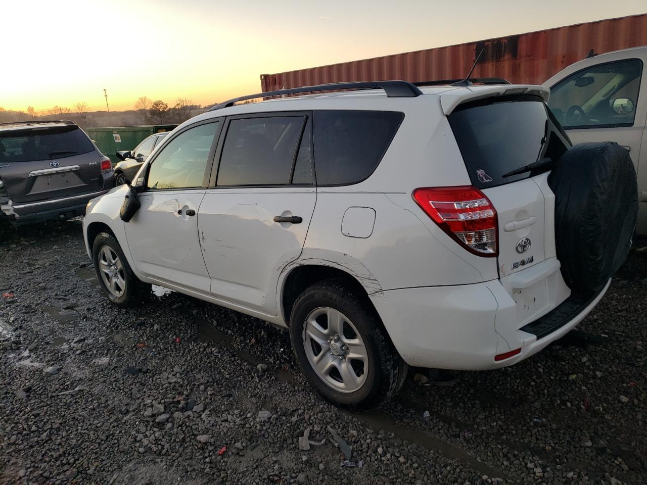Изображение 2 2011 TOYOTA RAV4  2011 с VIN 2T3BF4DVXBW120892