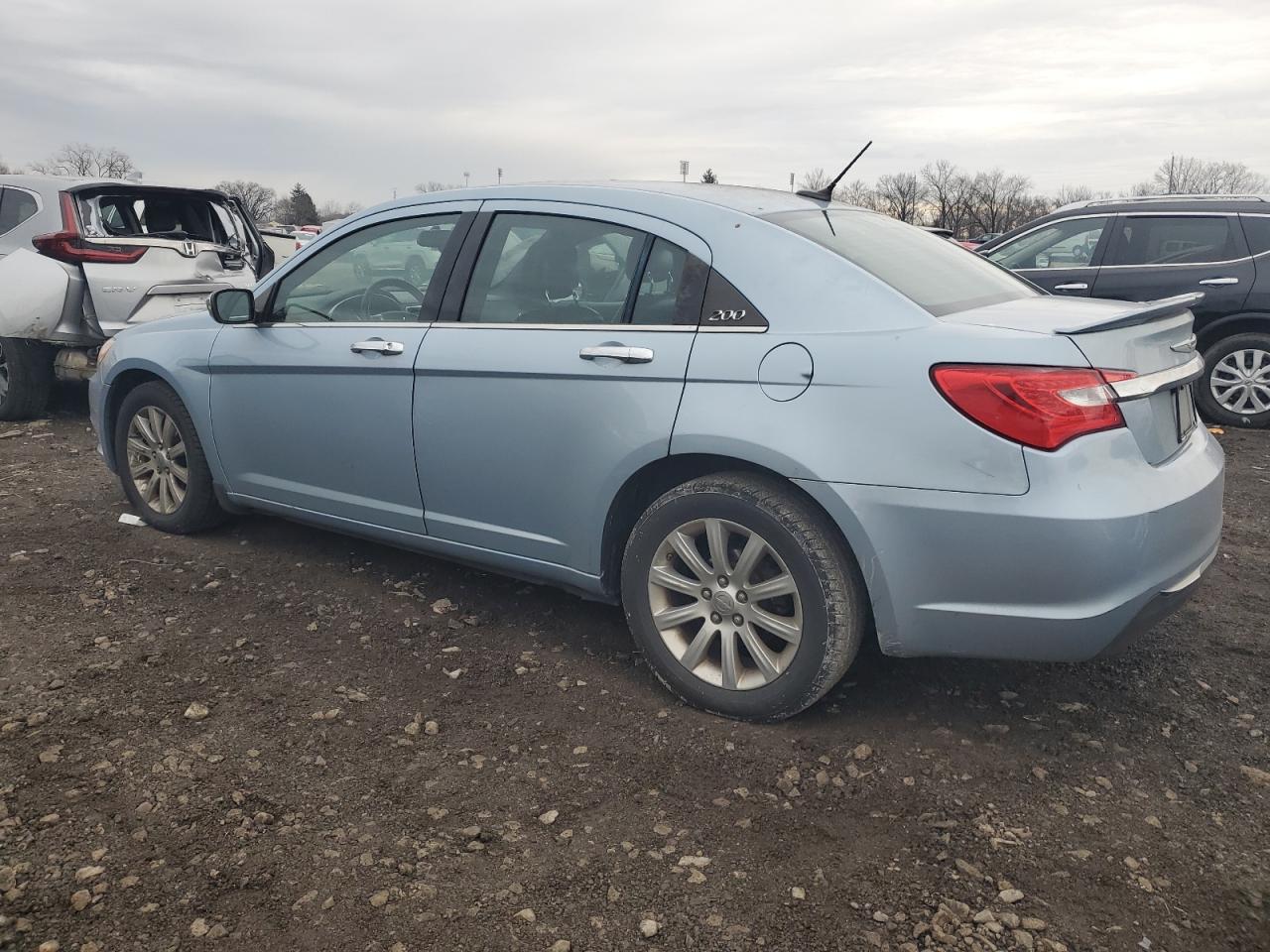 Изображение 2 2013 CHRYSLER 200 LIMITED 2013 с VIN 1C3CCBCG2DN507844