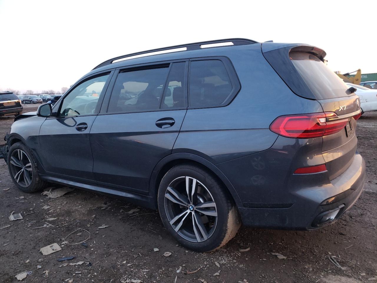 Obraz 2 z 2022 BMW X7 XDRIVE40I 2022 z VIN 5UXCW2C07N9L38824