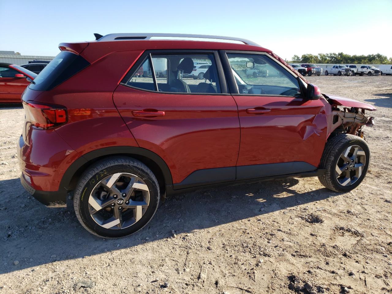 Изображение 3 2021 HYUNDAI VENUE SEL 2021 с VIN KMHRC8A32MU105753