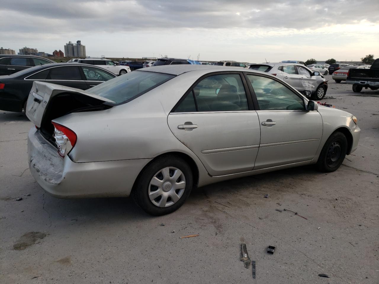 Изображение 3 2002 TOYOTA CAMRY LE 2002 с VIN 4T1BE32K12U004320