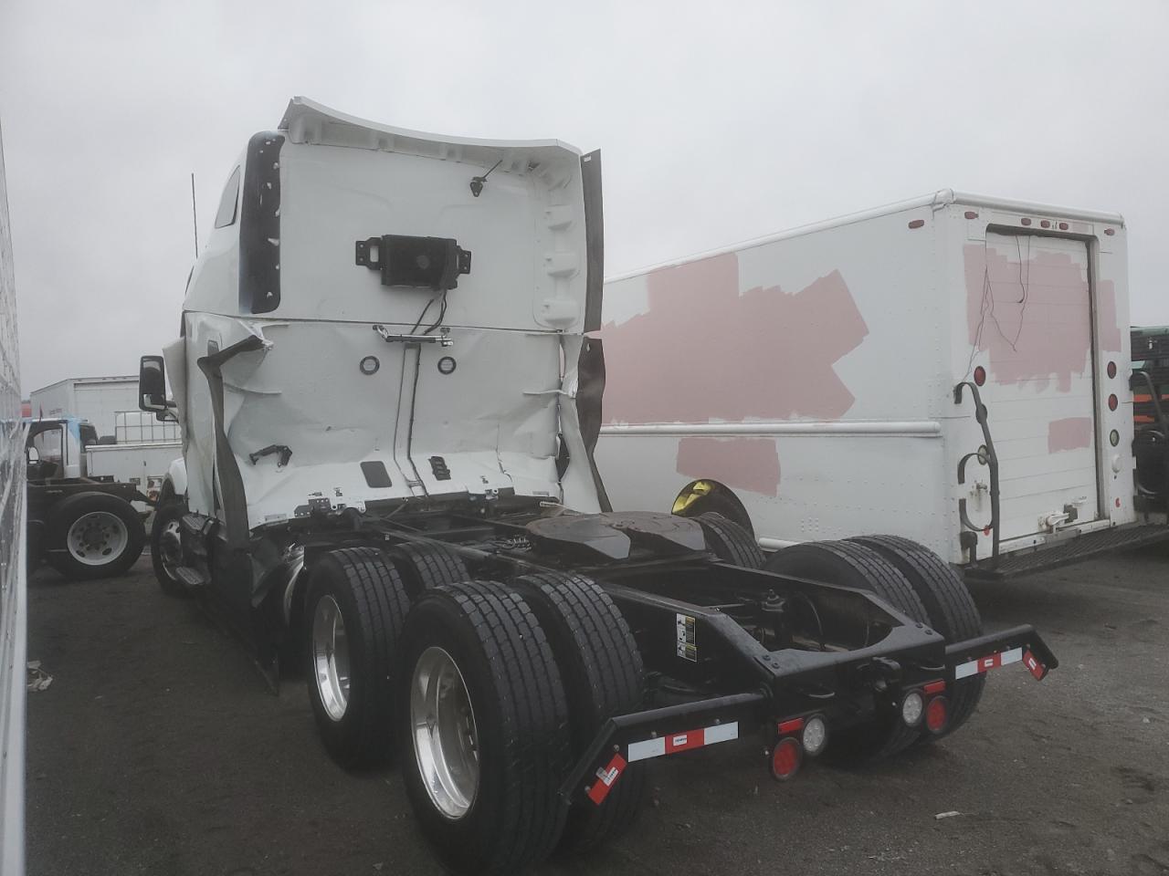 Obraz 3 z 2024 PETERBILT 579  2024 z VIN 1XPBD49X5RD642173