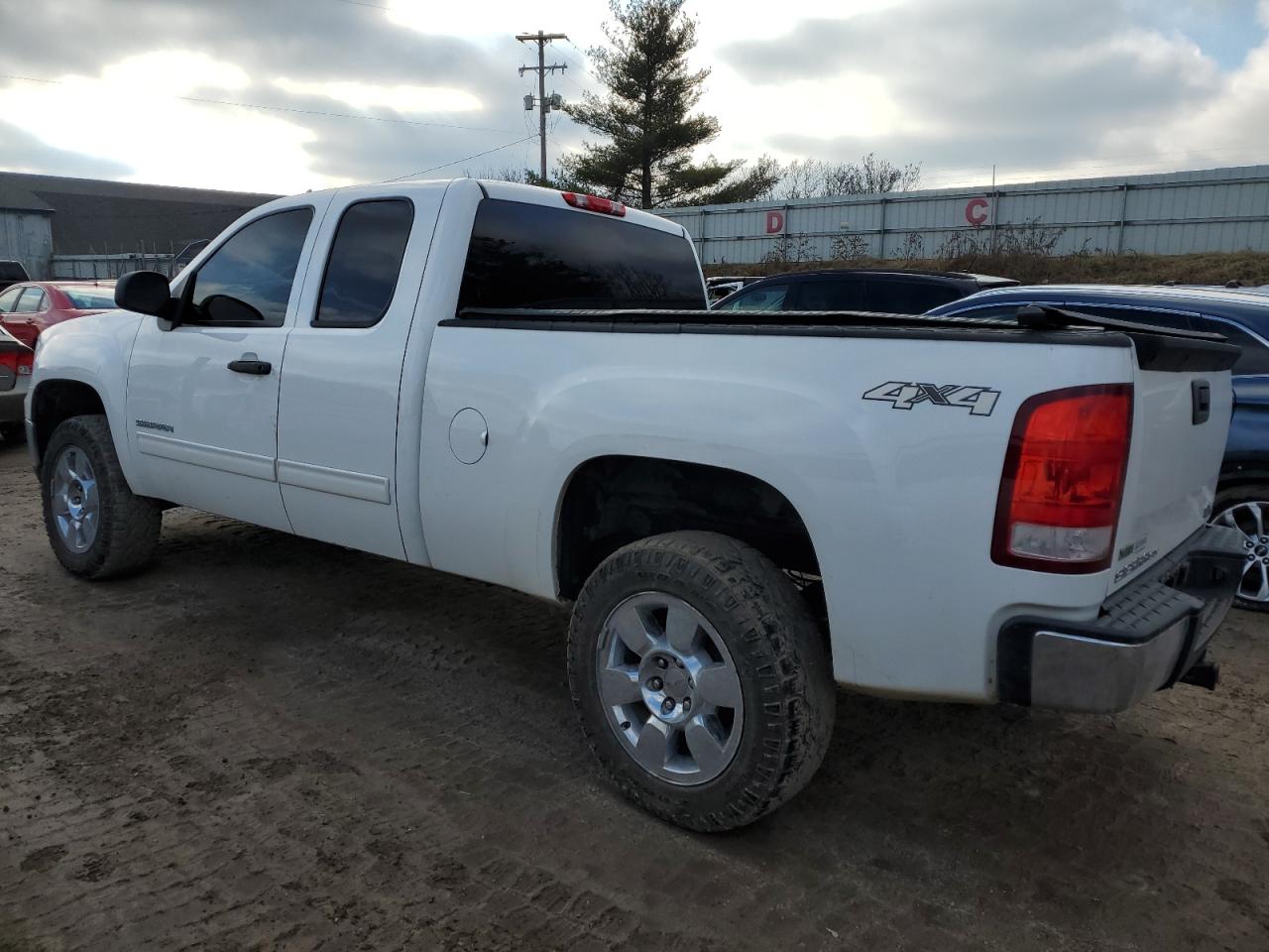 Image 2 of 2011 GMC SIERRA K1500 SLE 2011 with VIN 1GTR2VE31BZ320248