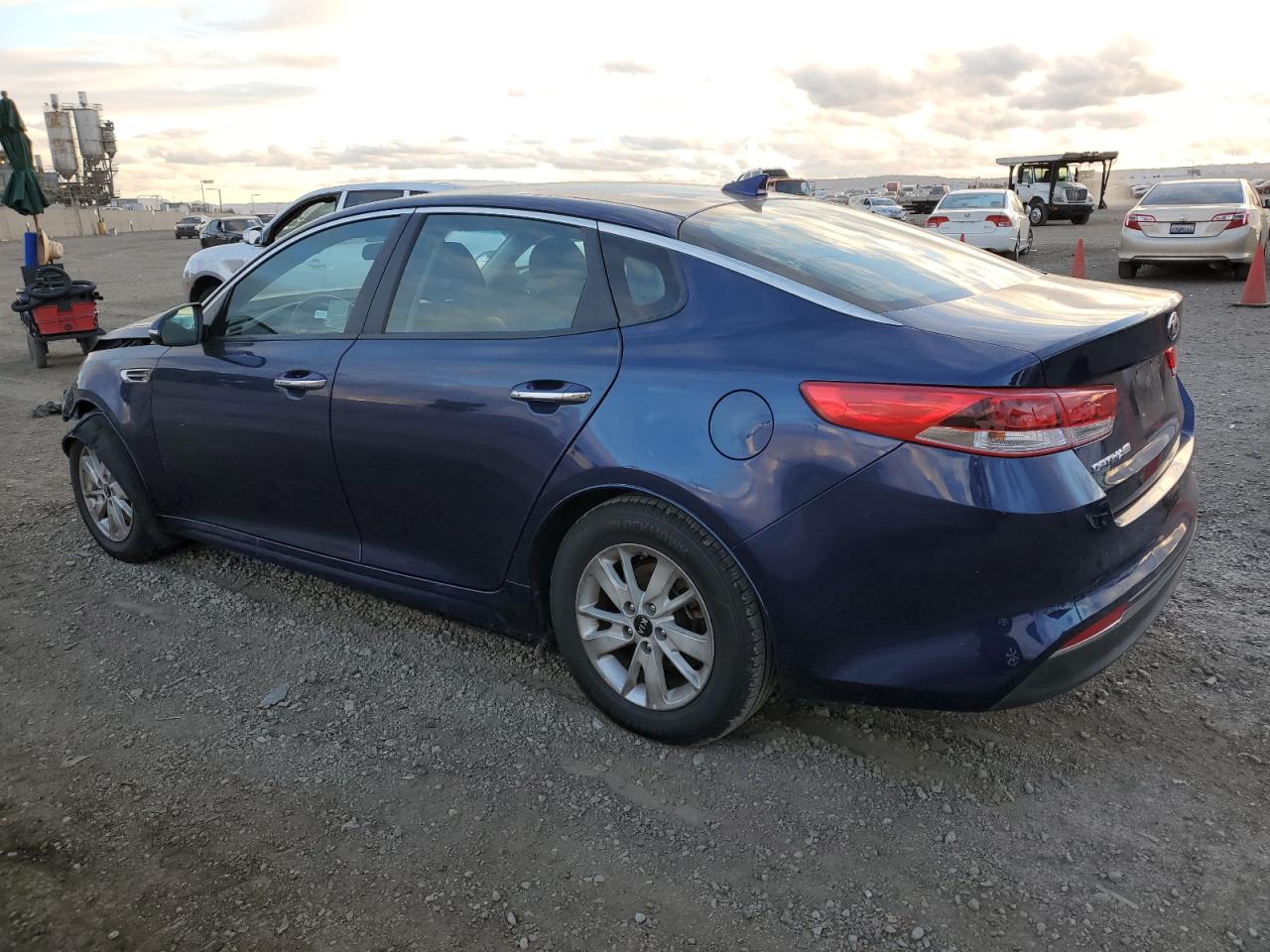 Obraz 2 z 2018 KIA OPTIMA LX 2018 z VIN 5XXGT4L36JG197016