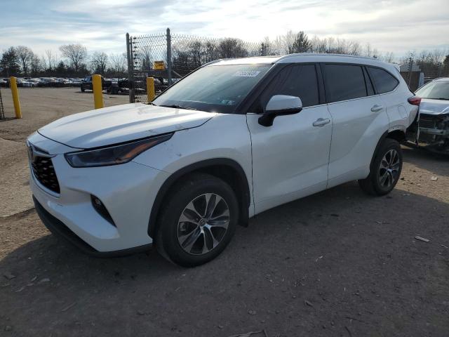 Изображение 2021 TOYOTA HIGHLANDER XLE 2021