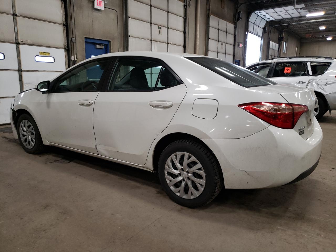 Obraz 2 z 2019 TOYOTA COROLLA L 2019 z VIN 5YFBURHEXKP859381