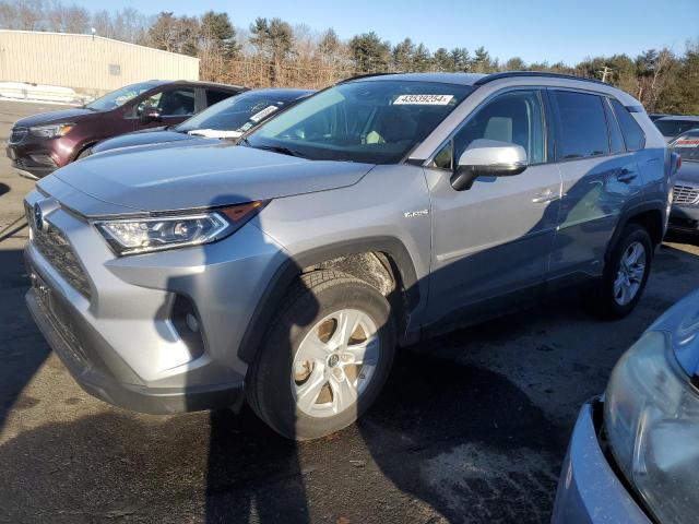 Image 1 of 2019 TOYOTA RAV4 XLE 2019 with VIN JTMRWRFV5KD032970