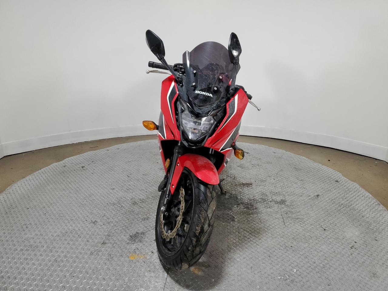Image 2 of 2018 HONDA CBR650 F 2018 with VIN MLHRC7406J5400440