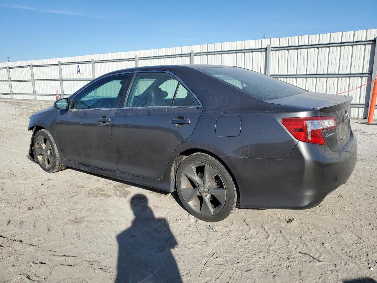 Obraz 2 z 2014 TOYOTA CAMRY L 2014 z VIN 4T1BF1FK2EU743793