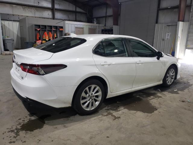 Obraz 3 z 2024 TOYOTA CAMRY LE 2024 z VIN 4T1C11BK7RU117784