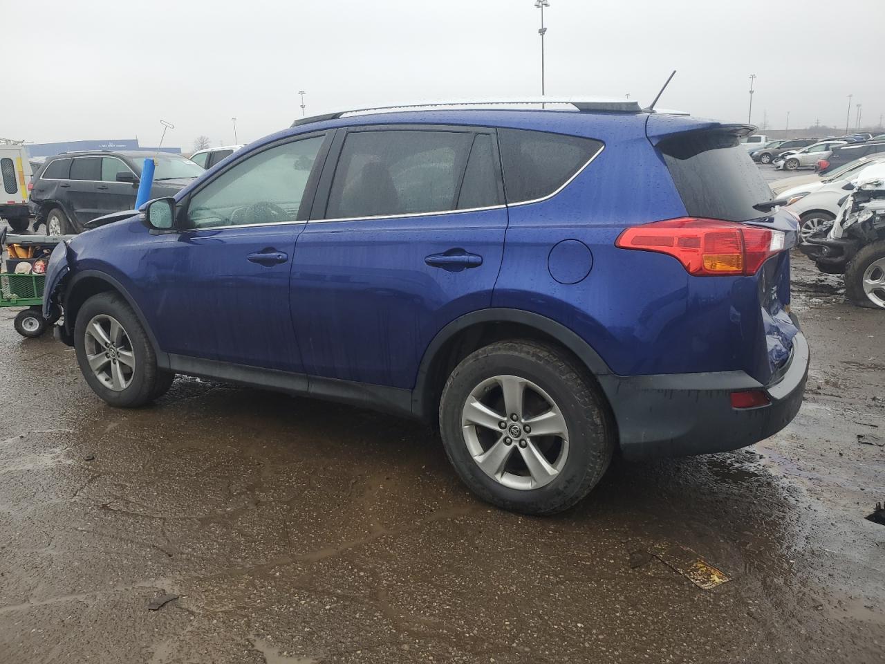 Изображение 2 2015 TOYOTA RAV4 XLE 2015 с VIN 2T3RFREV6FW270384