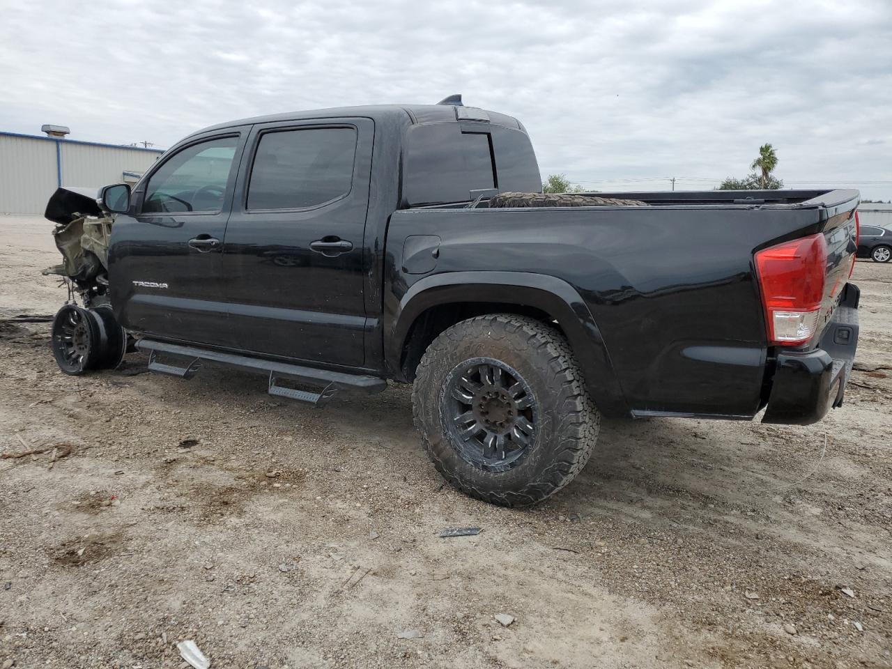 Obraz 2 z 2017 TOYOTA TACOMA DOUBLE CAB 2017 z VIN 5TFCZ5AN4HX082716
