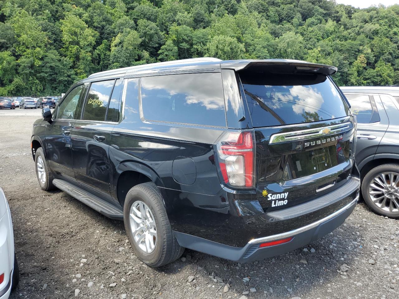 Obraz 2 z 2021 CHEVROLET SUBURBAN K1500 LT 2021 z VIN 1GNSKCKD9MR198638