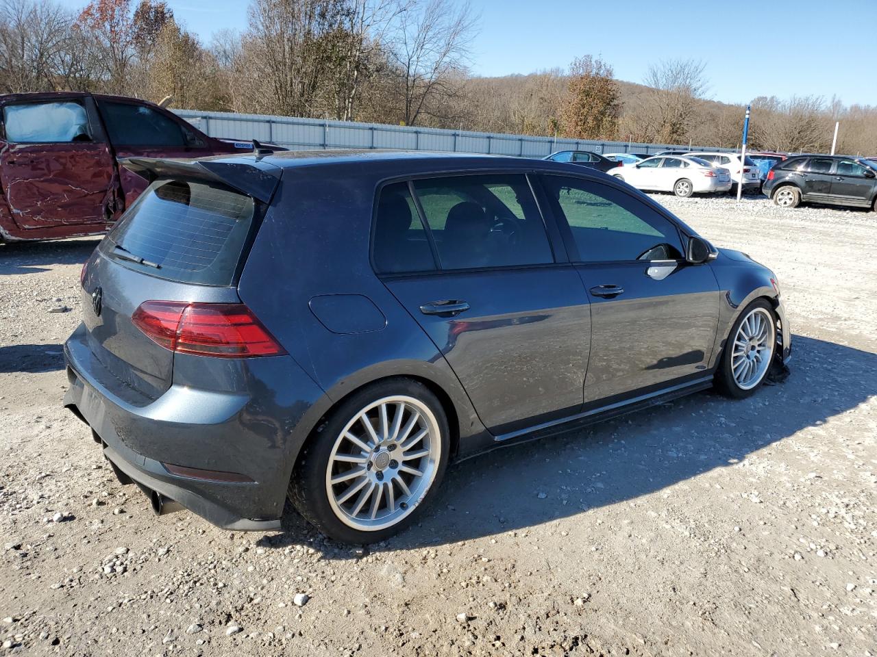 Изображение 3 2018 VOLKSWAGEN GTI S/SE 2018 с VIN 3VW447AU2JM288342