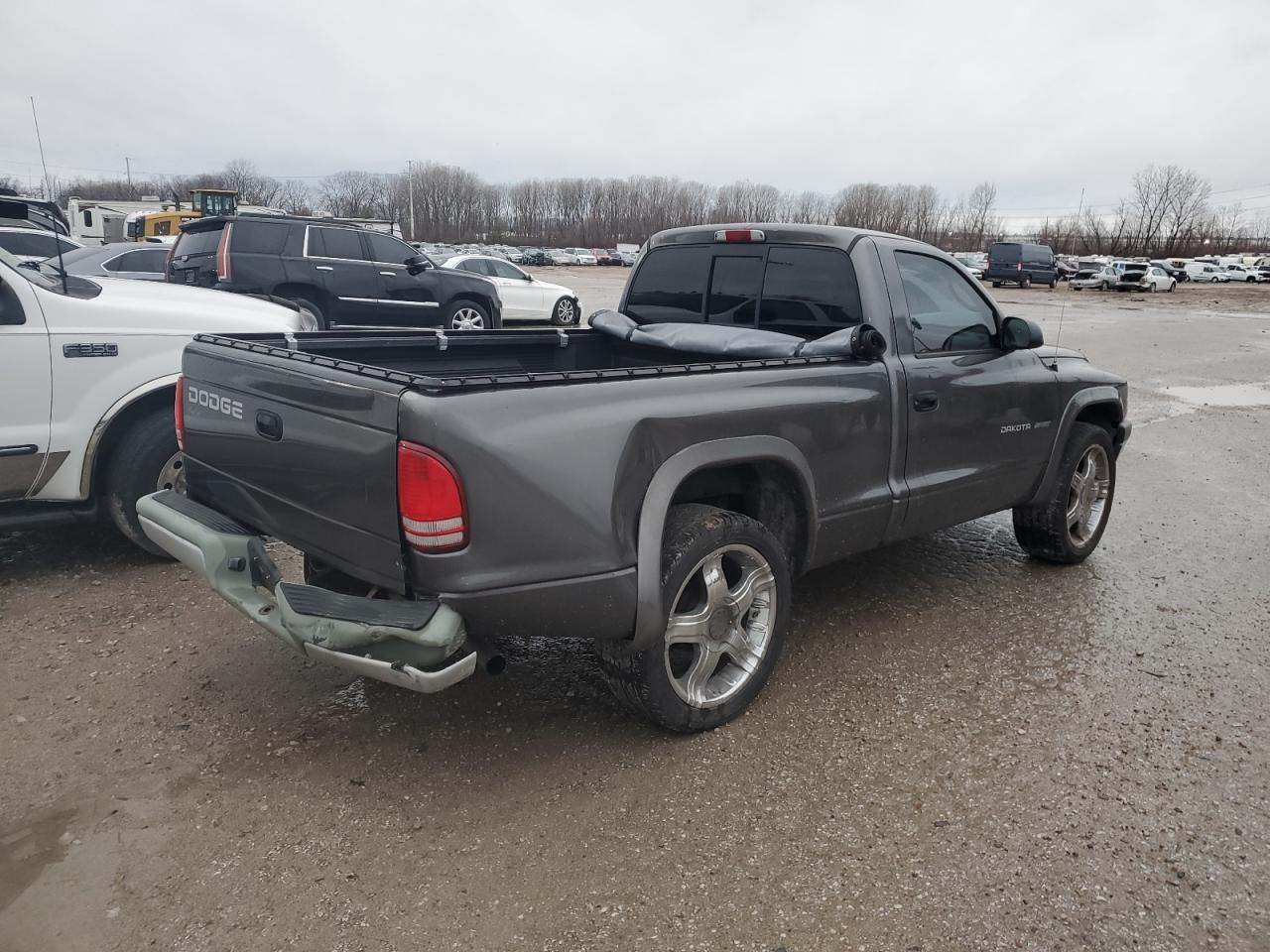Obraz 3 z 2002 DODGE DAKOTA SPORT 2002 z VIN 1B7FL36N62S506476