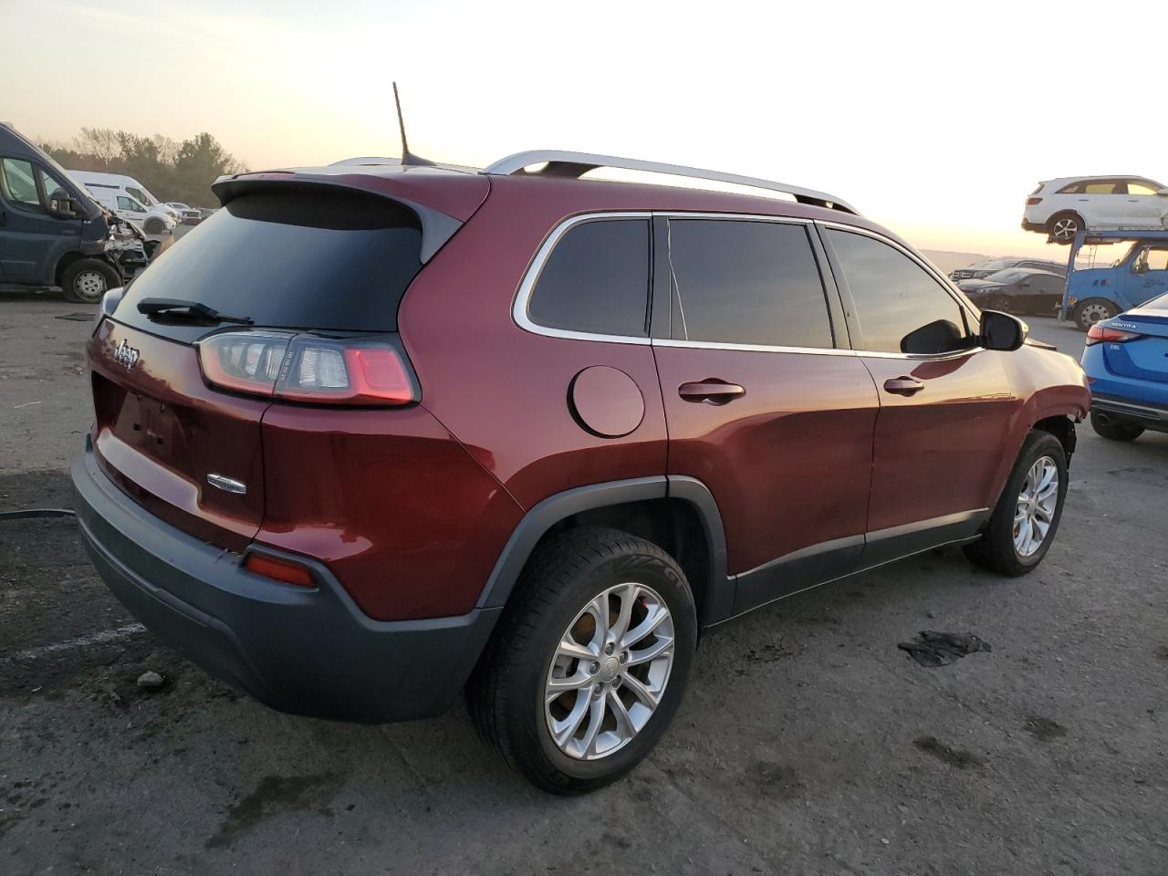Изображение 3 2019 JEEP CHEROKEE LATITUDE 2019 с VIN 1C4PJLCB3KD164350