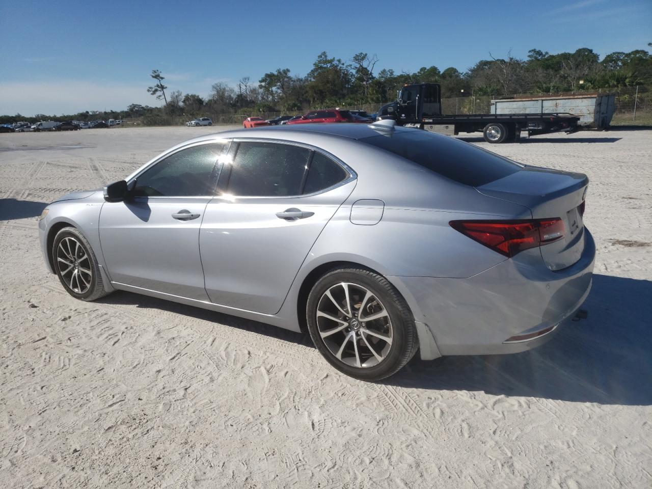 Obraz 2 z 2015 ACURA TLX ADVANCE 2015 z VIN 19UUB2F71FA019205