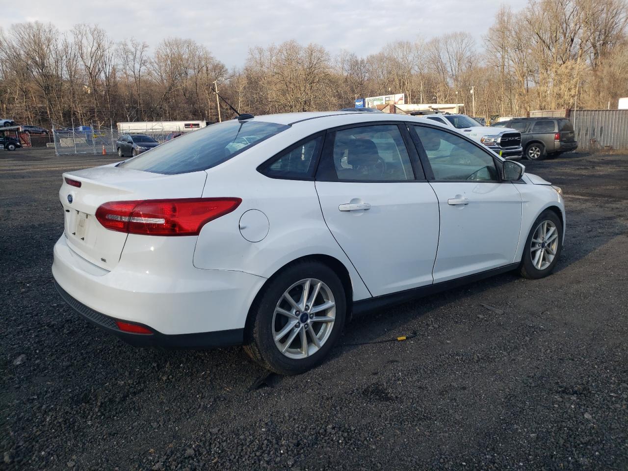 Изображение 3 2018 FORD FOCUS SE 2018 с VIN 1FADP3F24JL209674