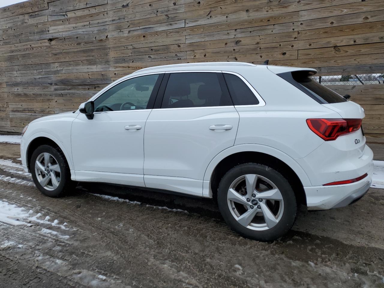 Obraz 2 z 2021 AUDI Q3 PREMIUM 40 2021 z VIN WA1AUCF39M1061904