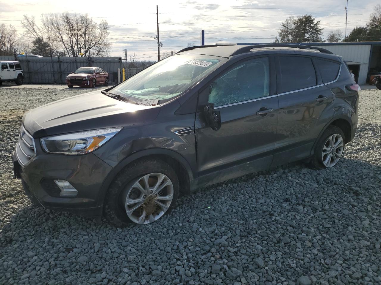 Изображение 1 2018 FORD ESCAPE SE 2018 с VIN 1FMCU9GD9JUA28027