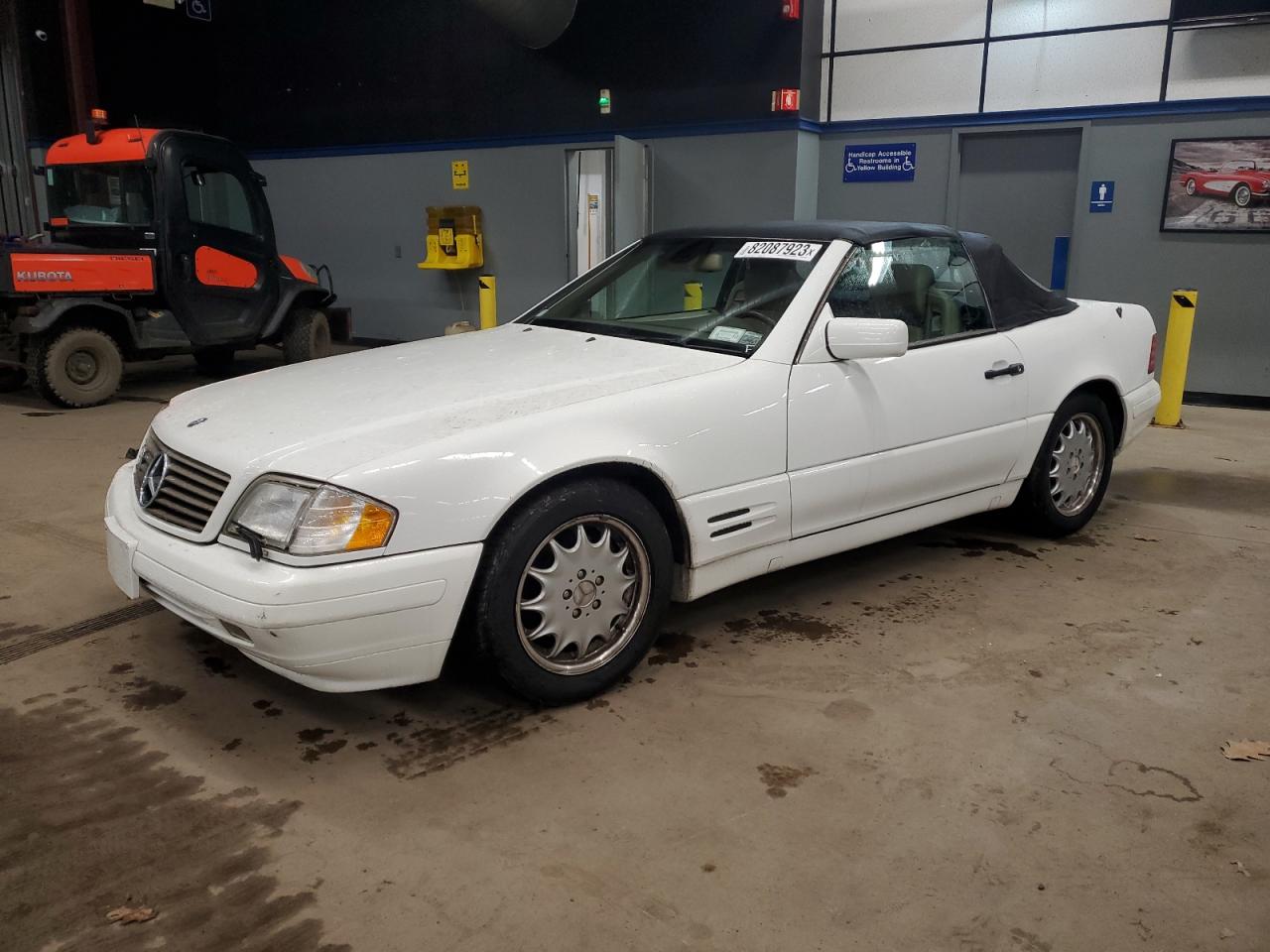 Image 1 of 1997 MERCEDES-BENZ SL 320 1997 with VIN WDBFA63F7VF145615