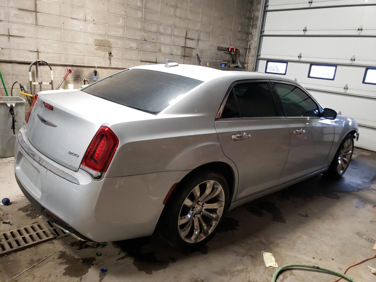 Image 3 of 2020 CHRYSLER 300 LIMITED 2020 with VIN 2C3CCAEG6LH141806