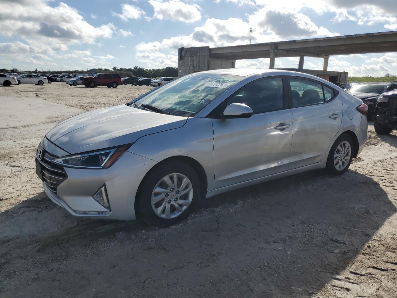 Obraz 1 z 2019 HYUNDAI ELANTRA SE 2019 z VIN KMHD74LF4KU767331