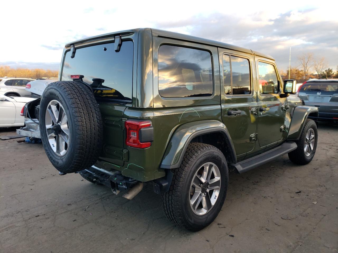 Изображение 3 2022 JEEP WRANGLER UNLIMITED SAHARA 2022 с VIN 1C4HJXEG8NW215080