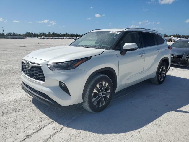 Изображение 2022 TOYOTA HIGHLANDER XLE 2022
