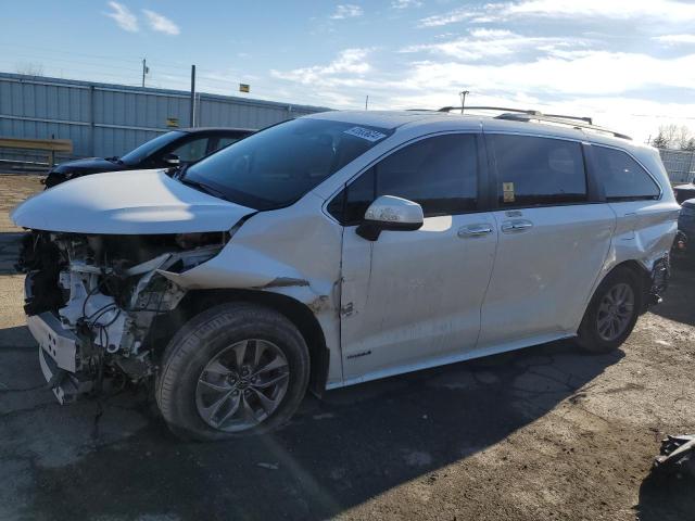 2021 TOYOTA SIENNA XLE 2021 image