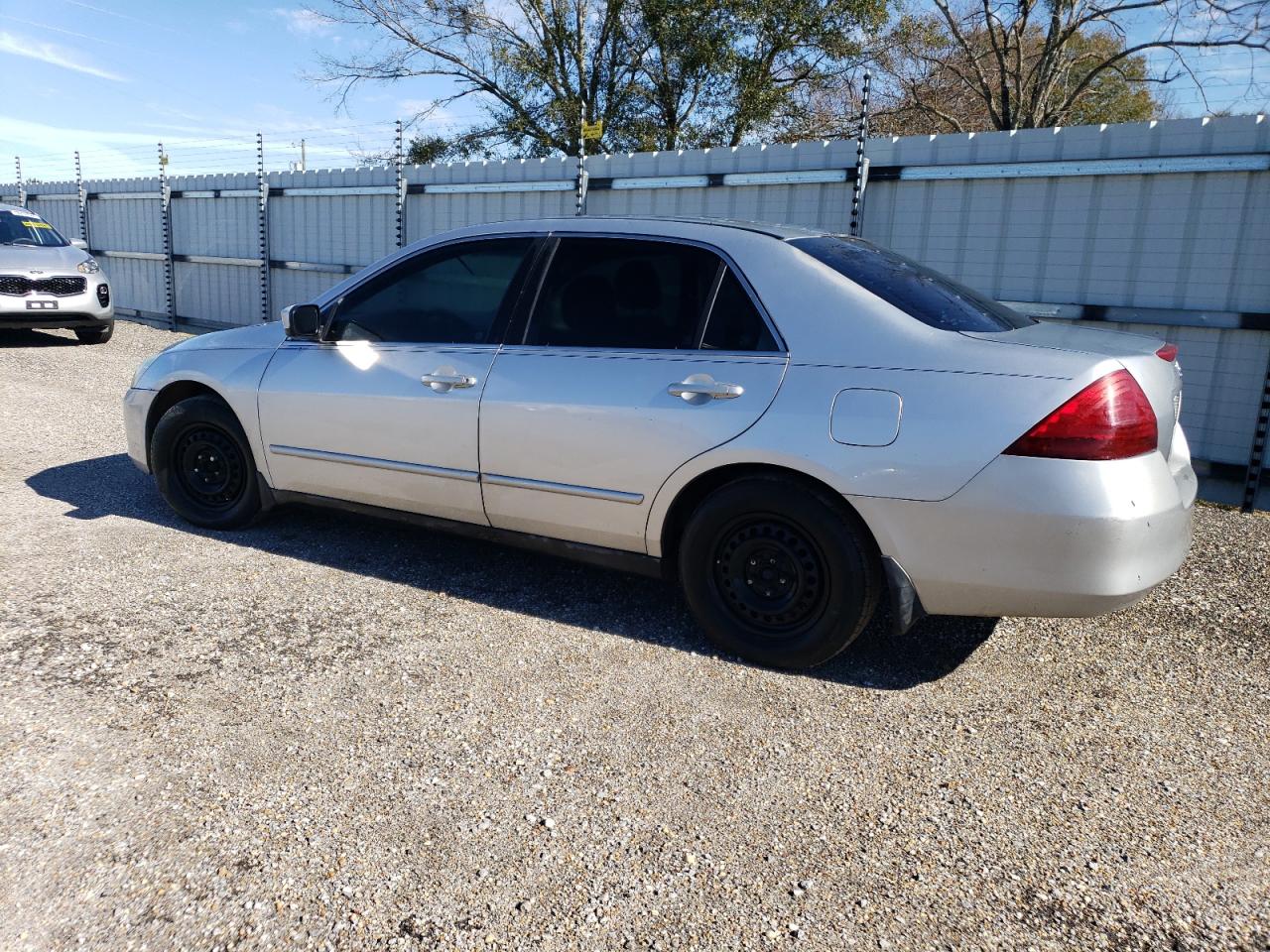 Image 2 of 2007 HONDA ACCORD LX 2007 with VIN 3HGCM56457G700984