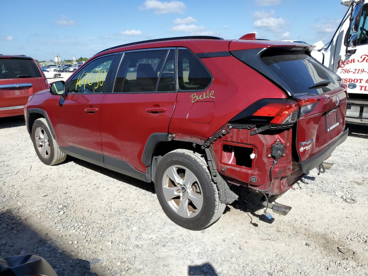 Obraz 2 z 2021 TOYOTA RAV4 XLE 2021 z VIN JTMW1RFV5MD065780