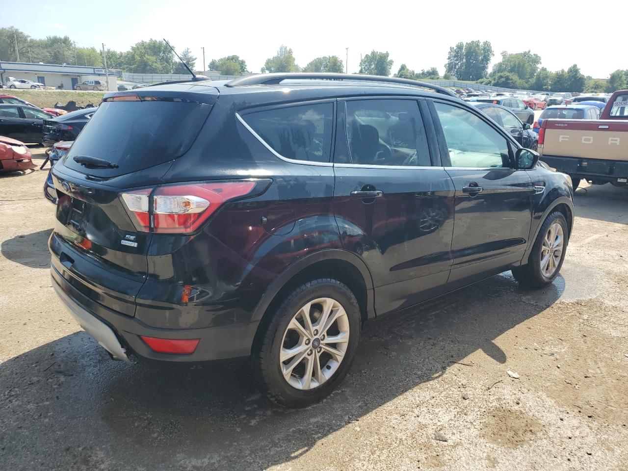 Изображение 3 2018 FORD ESCAPE SE 2018 с VIN 1FMCU0GD8JUA73181