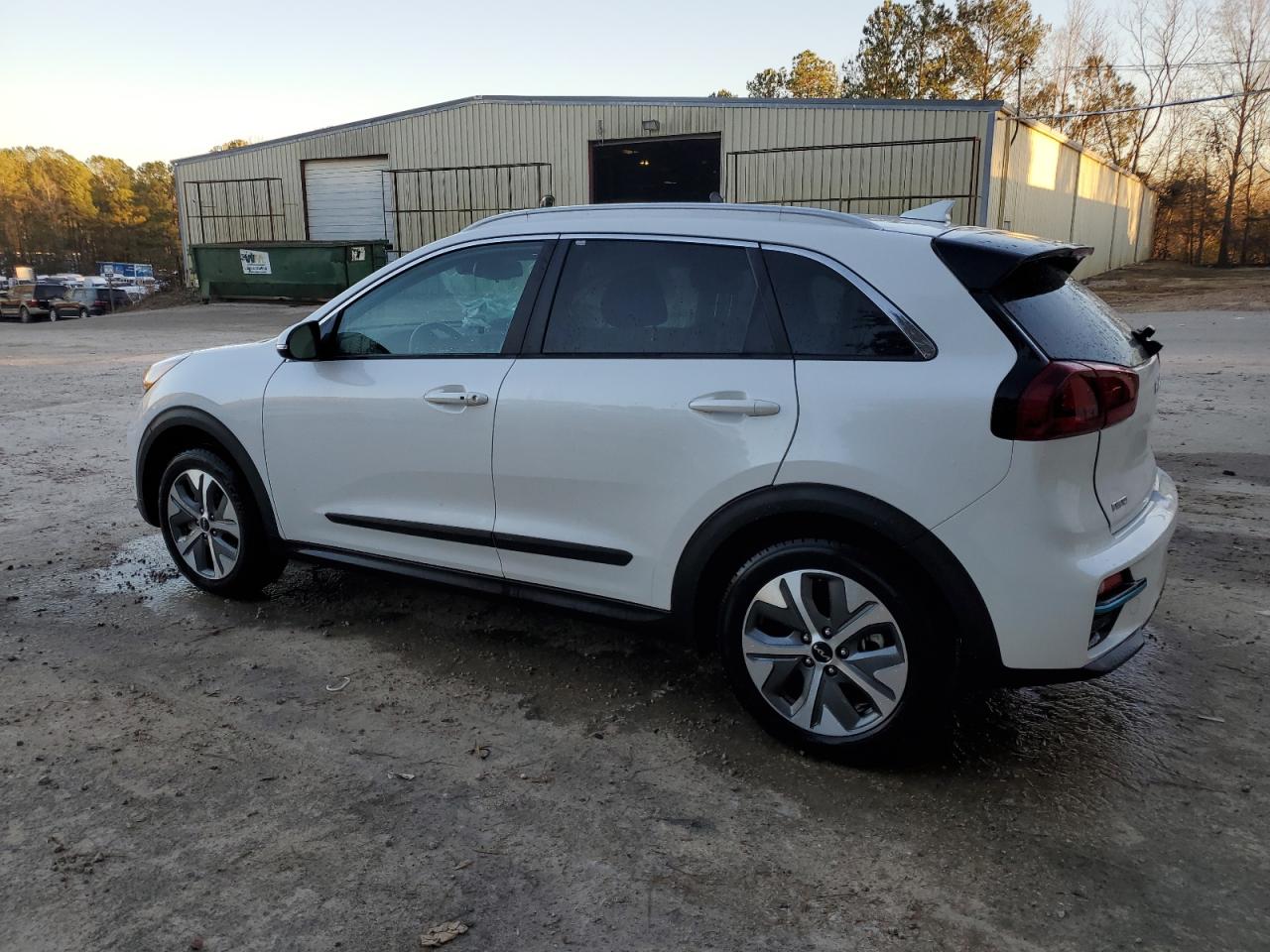 Изображение 2 2022 KIA NIRO S 2022 с VIN KNDCC3LG7N5161146