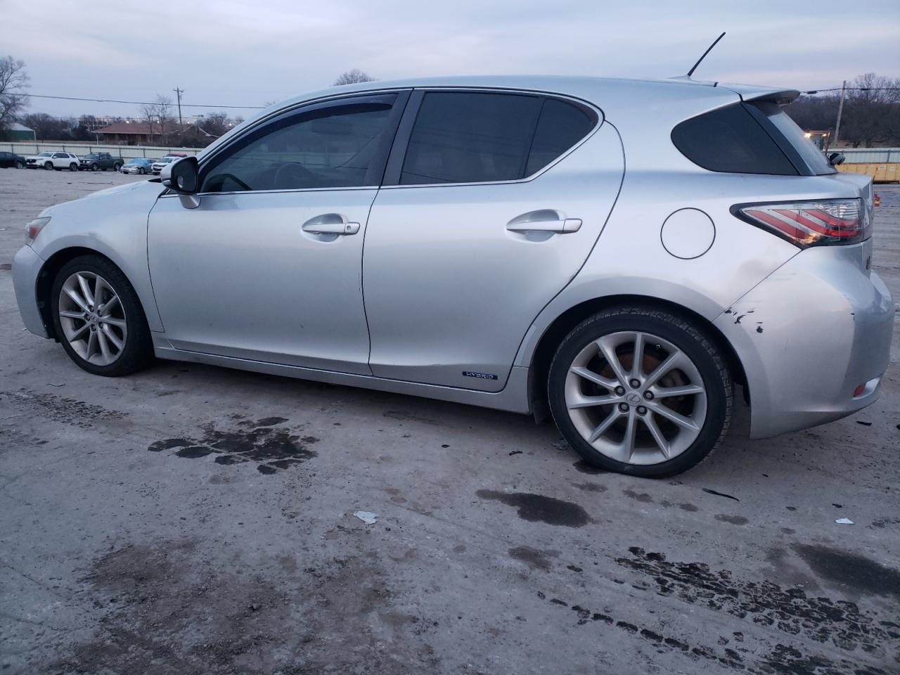 Изображение 2 2013 LEXUS CT 200 2013 с VIN JTHKD5BH4D2161490
