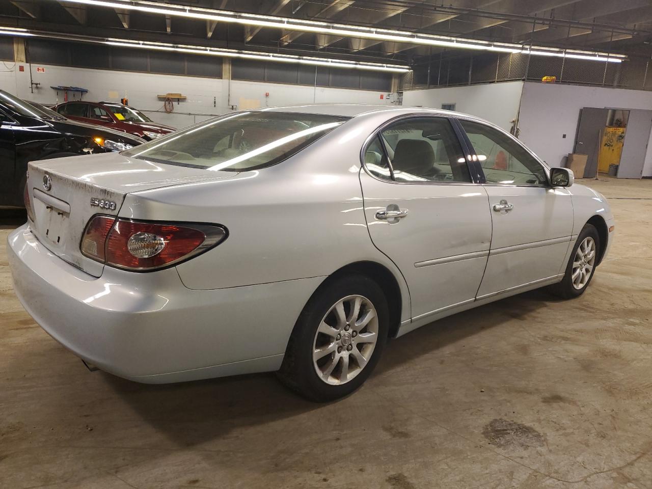 Image 3 of 2003 LEXUS ES 300 2003 with VIN JTHBF30GX36008287