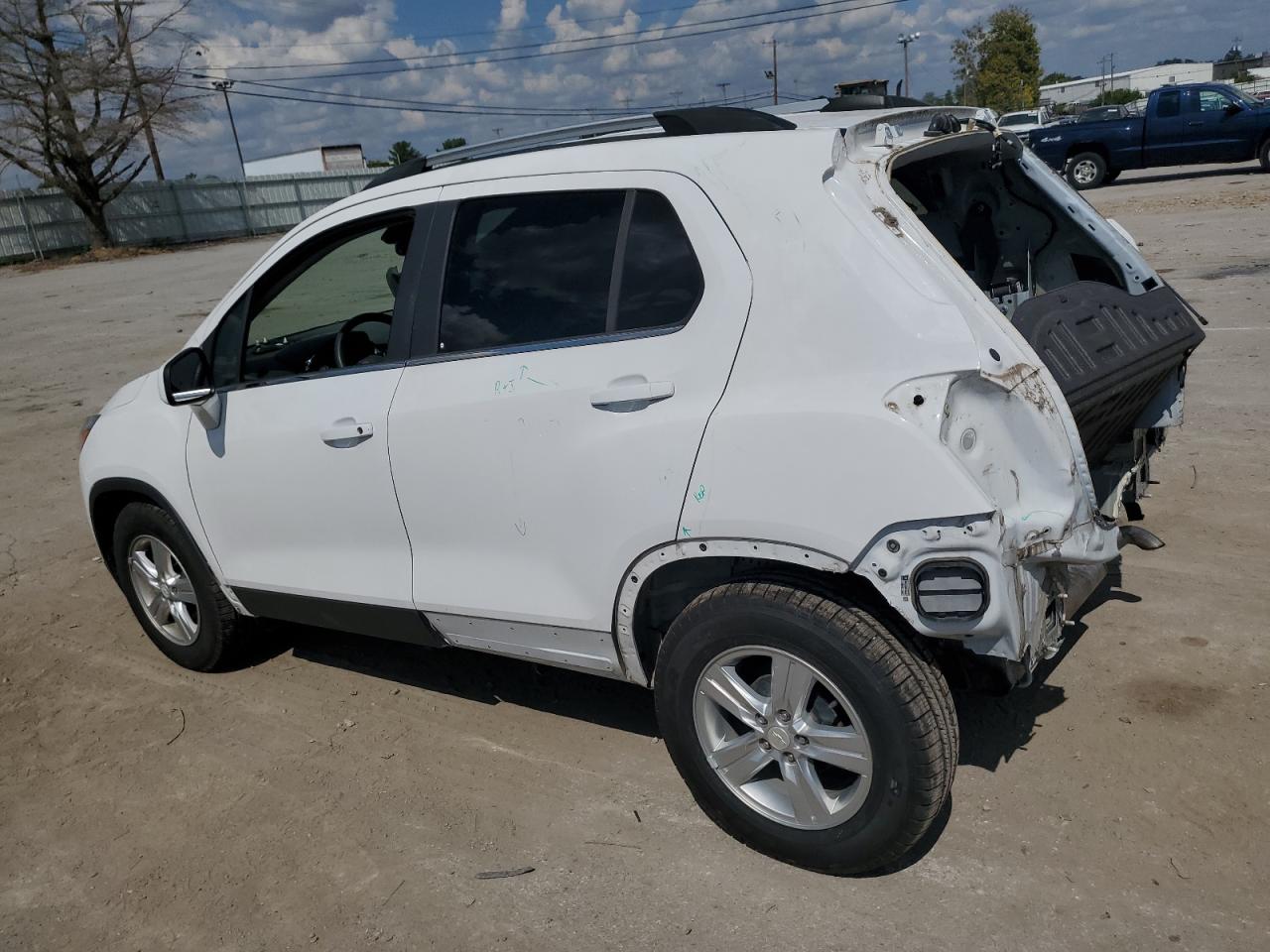 Image 2 of 2020 CHEVROLET TRAX 1LT 2020 with VIN 3GNCJLSB0LL200126