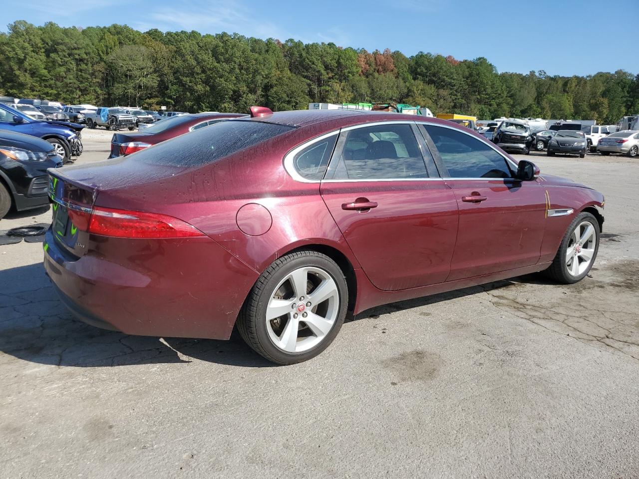 Obraz 3 z 2017 JAGUAR XF  2017 z VIN SAJBR4BNXHCY42595