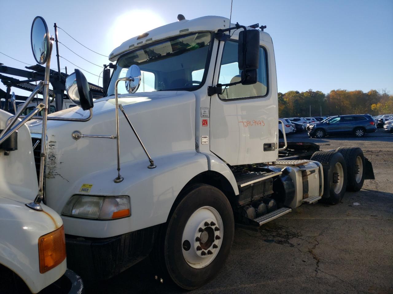 Image 2 of 2012 VOLVO VN VNM 2012 with VIN 4V4MC9DG5CN556725