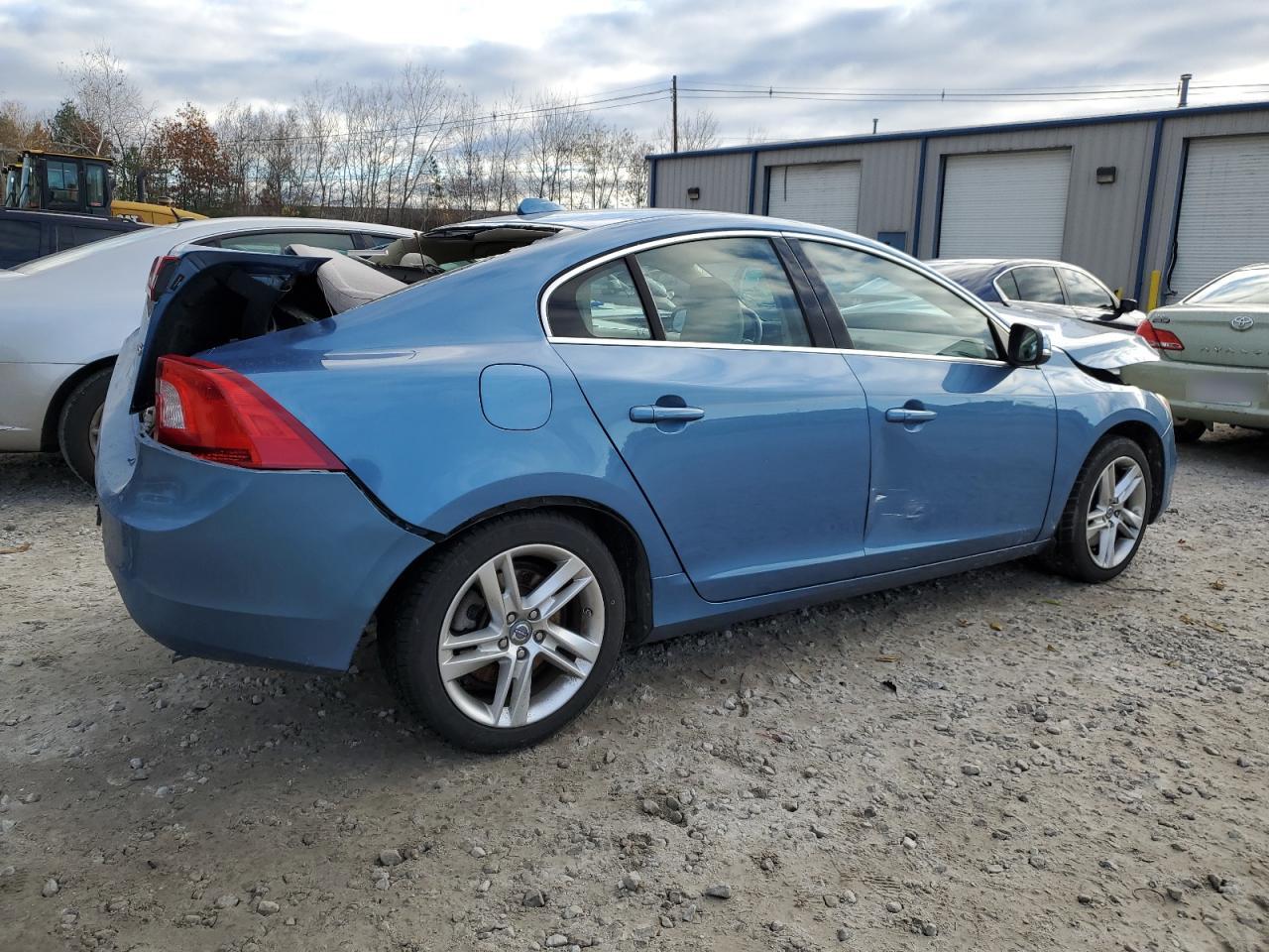 Image 3 of 2014 VOLVO S60 T5 2014 with VIN YV1612FSXE1290318