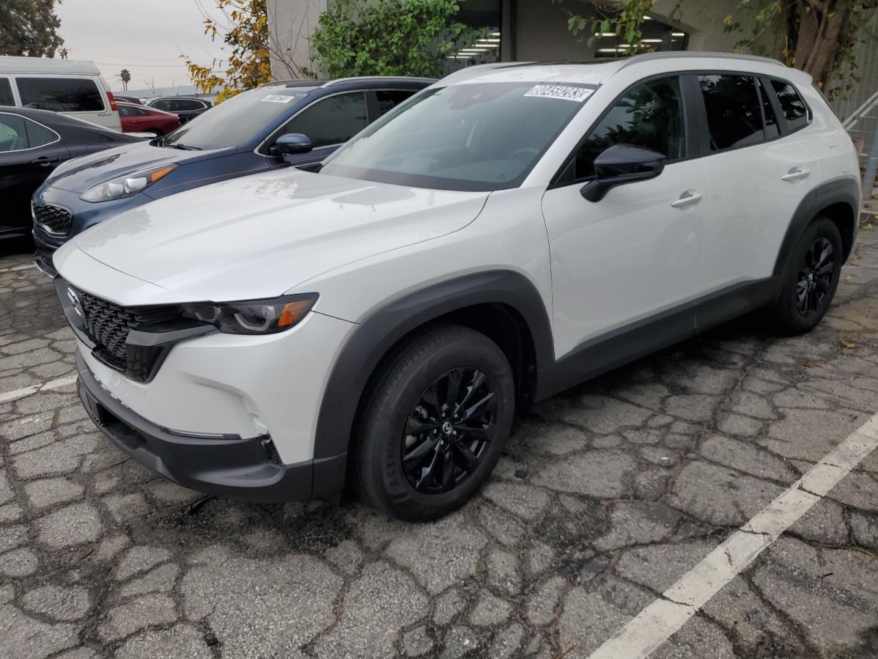 Изображение 1 2024 MAZDA CX-50 PREMIUM 2024 с VIN 7MMVABDM5RN167045