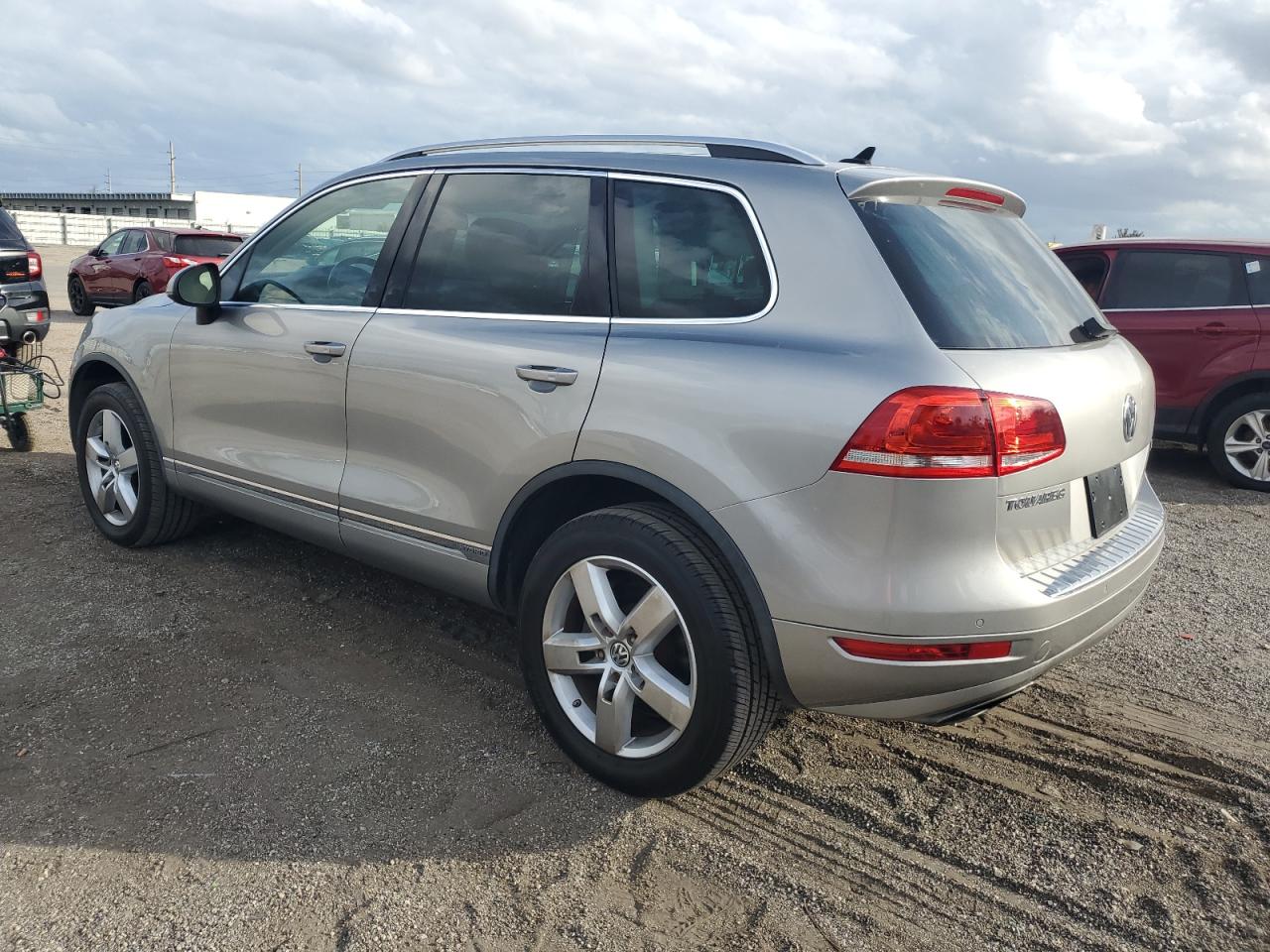 Изображение 2 2011 VOLKSWAGEN TOUAREG HYBRID 2011 с VIN WVGFG9BP3BD001946