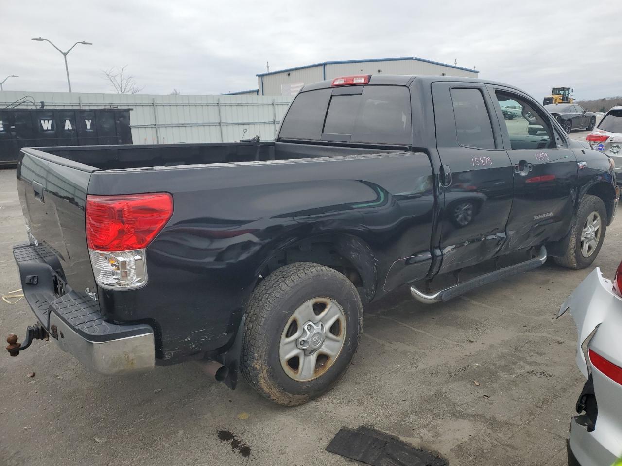 Obraz 3 z 2012 TOYOTA TUNDRA DOUBLE CAB SR5 2012 z VIN 5TFUY5F10CX210780