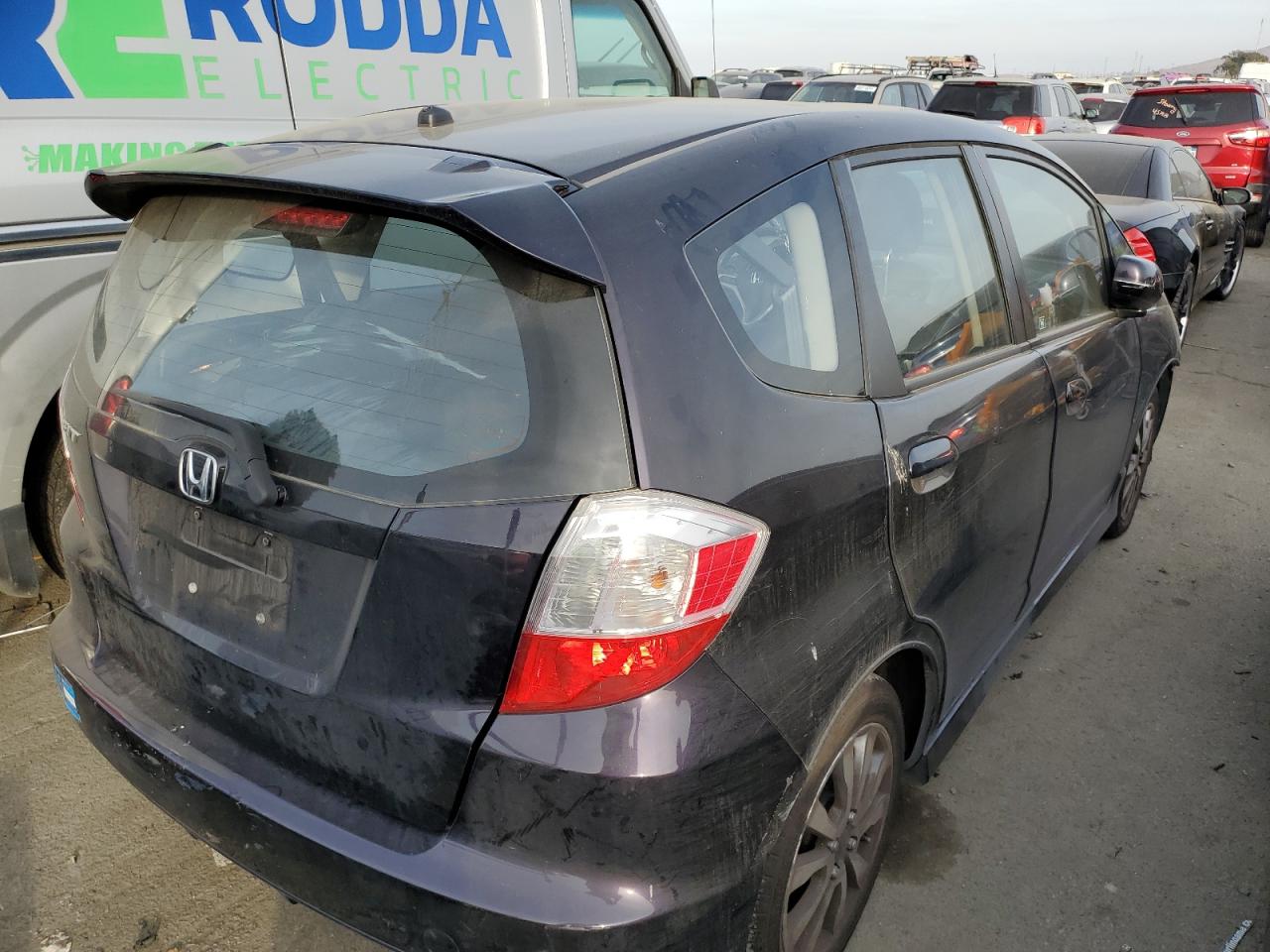 Image 3 of 2013 HONDA FIT SPORT 2013 with VIN JHMGE8H59DC001617