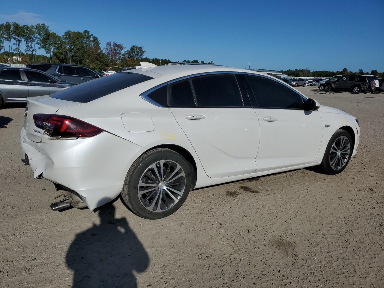 Image 3 of 2018 BUICK REGAL ESSENCE 2018 with VIN W04GP6SX2J1088580